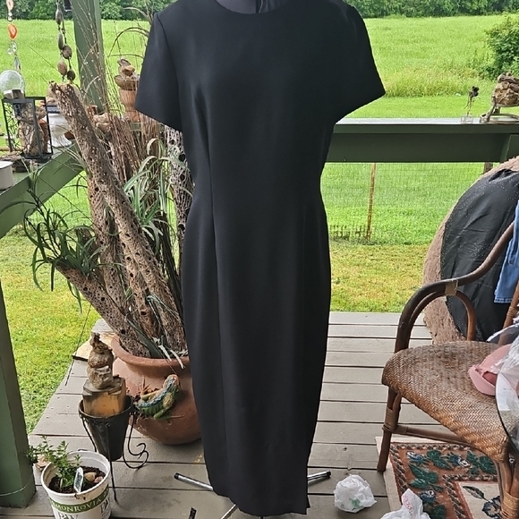 Maggy London Dresses & Skirts - Maggy London Black Sheath Dress with Dolman Sleeves